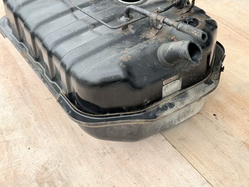 Бак топливный Vehicross 1997 UGS25DW 6VD1
