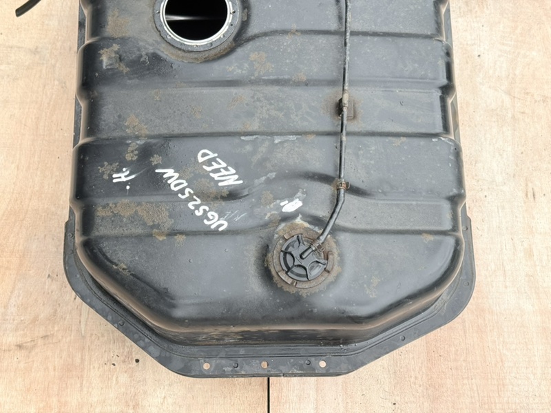 Бак топливный Vehicross 1997 UGS25DW 6VD1