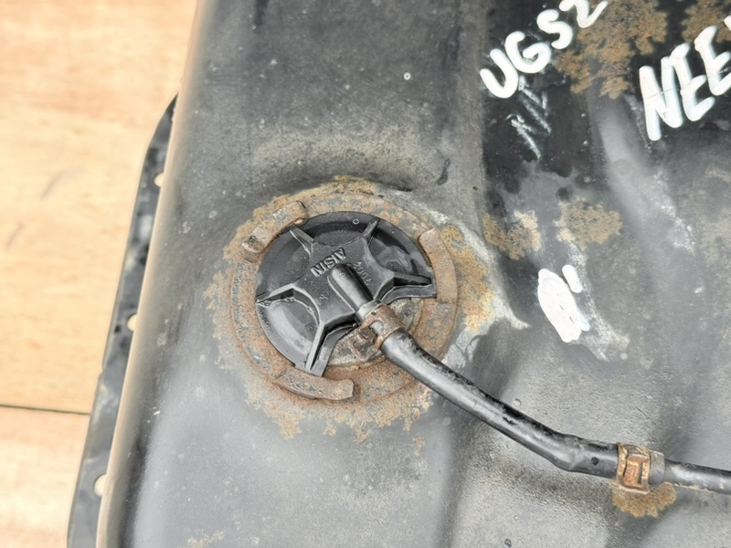Бак топливный Vehicross 1997 UGS25DW 6VD1