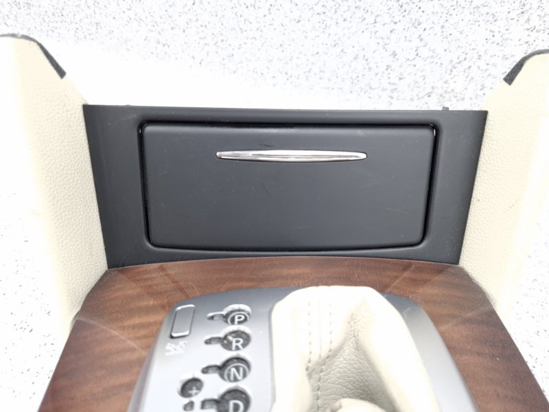 Бардачок между сиденьями передний FX35 2011 S51 VQ35HR