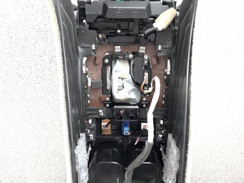 Бардачок между сиденьями передний FX35 2011 S51 VQ35HR
