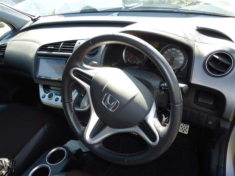 Как снять руль хонда стрим Airbag на руль Honda Stream RN8 R20A 2009 1357