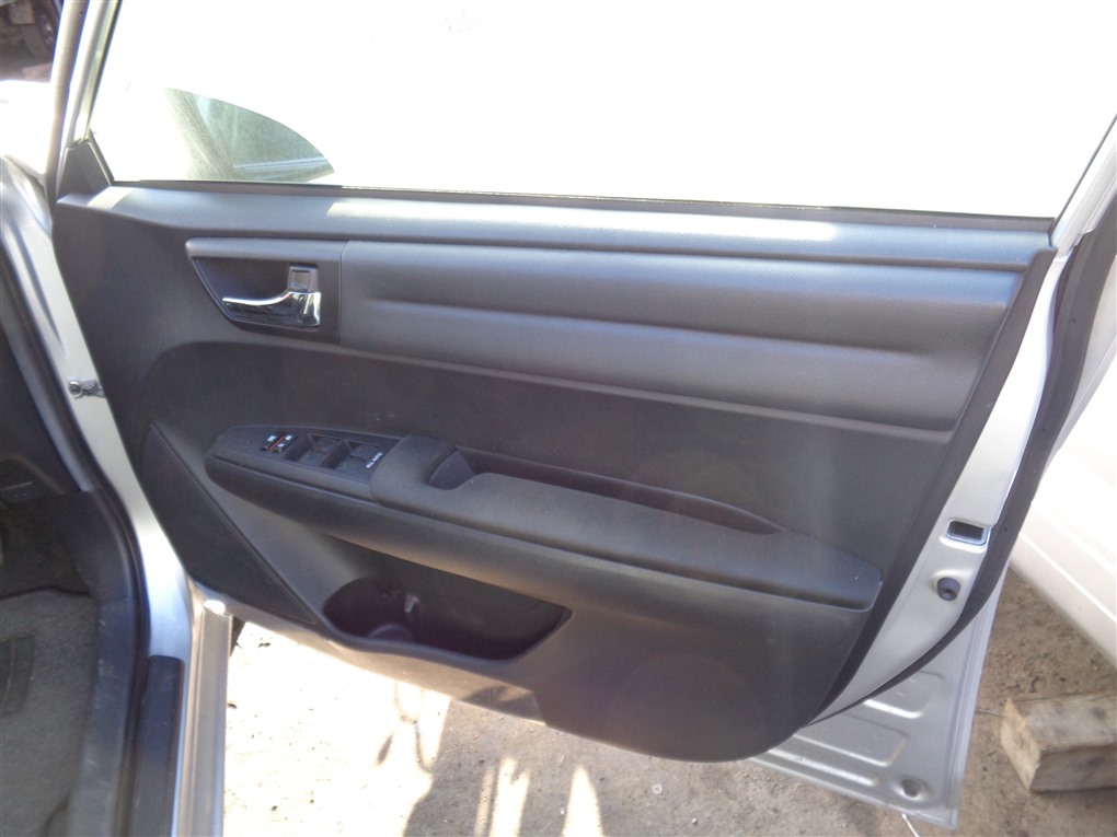 Обшивка дверей Toyota Corolla Fielder NKE165G 1NZ-FXE 2016 1442