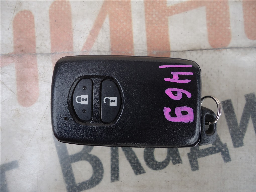 Ключ зажигания Toyota Prius ZVW30 2ZR-FXE 2012 1469