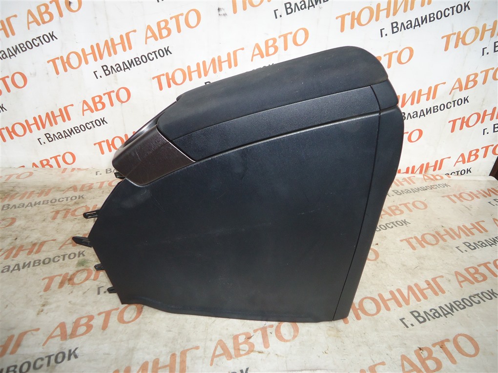 Подлокотник Toyota Prius ZVW30 2ZR-FXE 2012 1469