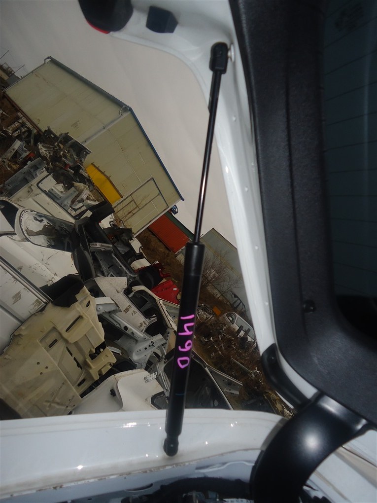 Амортизатор багажника Audi Q5 8R CDN 2012 1490