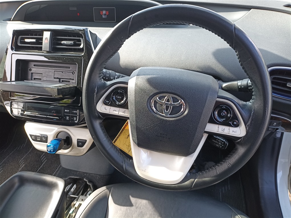 Руль Toyota Prius ZVW50 2ZRFXE 2016 1517