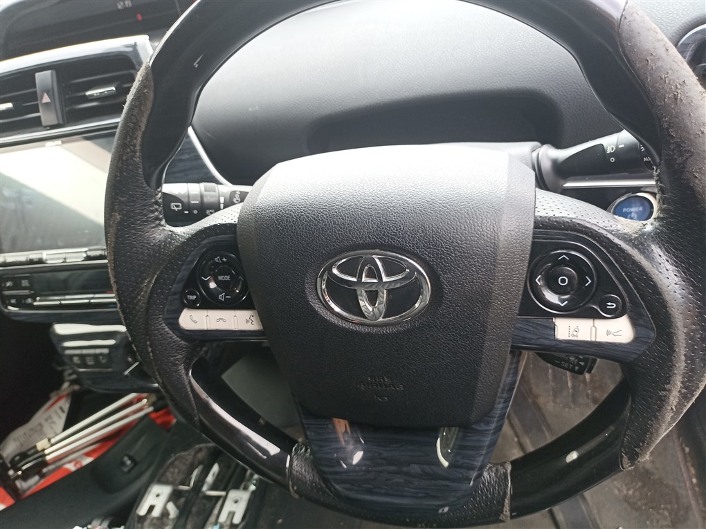 Airbag на руль Toyota Prius ZVW50 2ZR-FXE 2016 1522