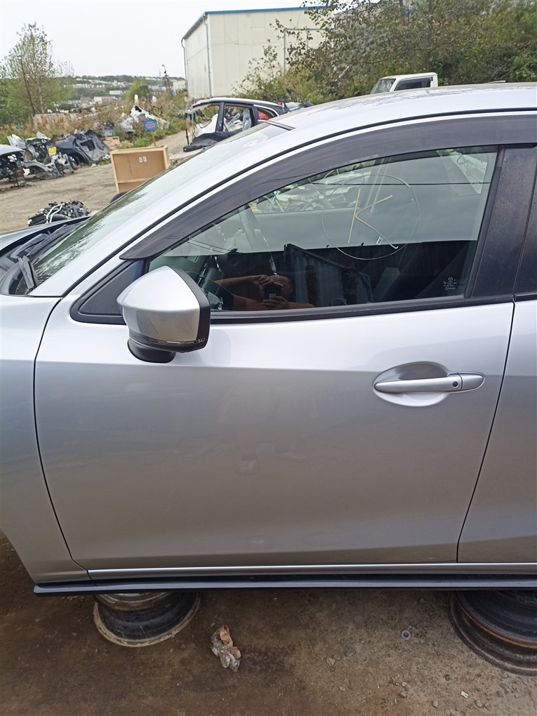Дверь Mazda Demio DJ5FS S5DPTS 2017 передняя левая серебро 41p 1524