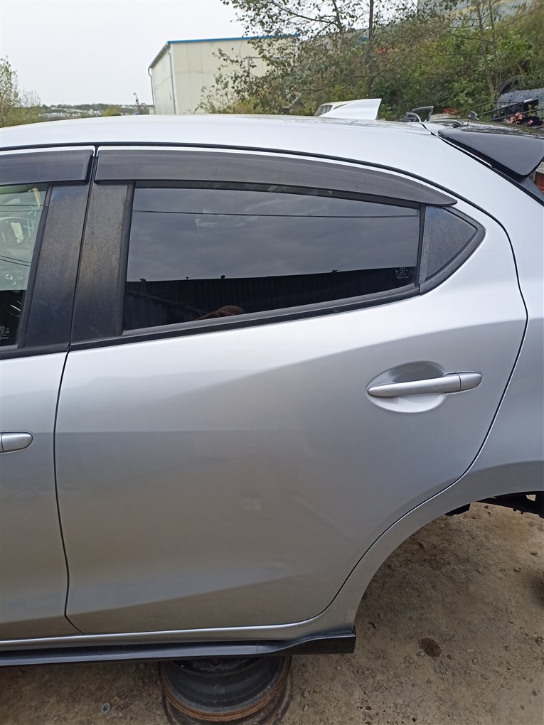 Дверь Mazda Demio DJ5FS S5DPTS 2017 задняя левая серебро 41p 1524