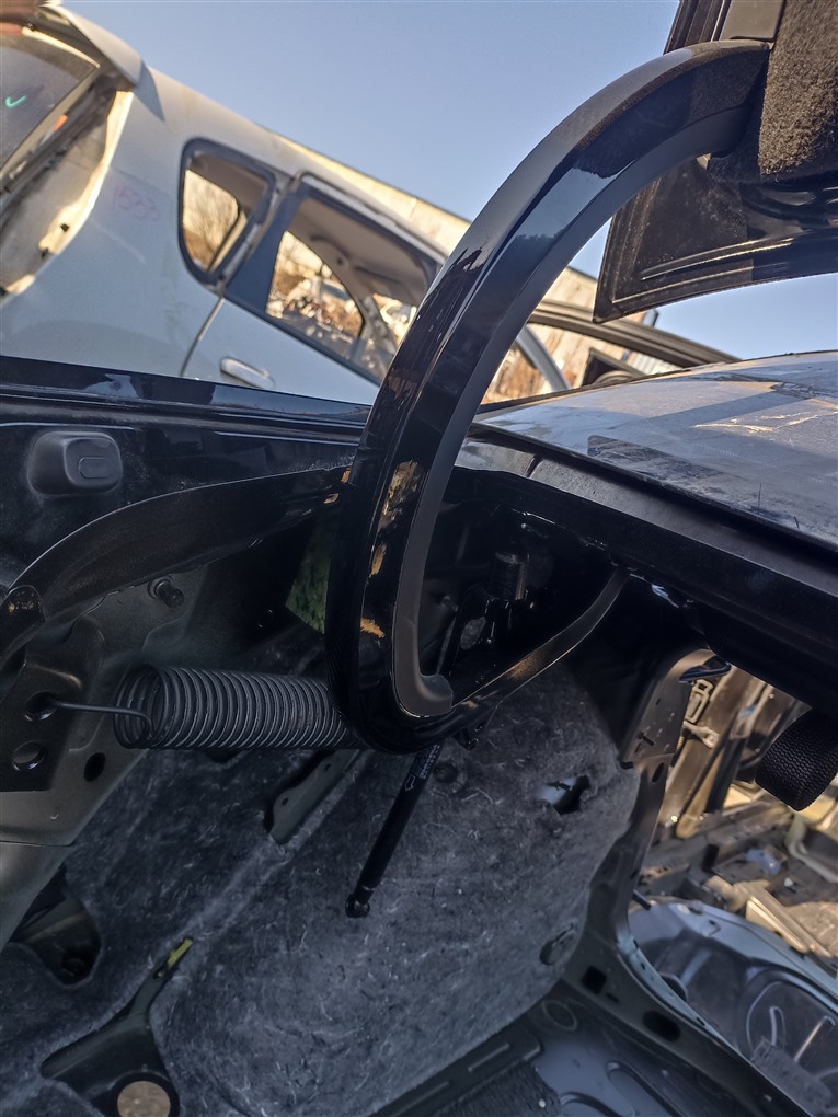 Петля крышки багажника Audi A3 8VCPTL CPT 2014 черный ly9t 1536