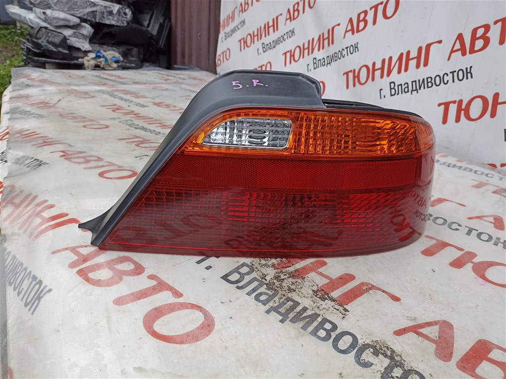 Стоп-сигнал Honda Inspire UA5 J32A 2001 правый 1543