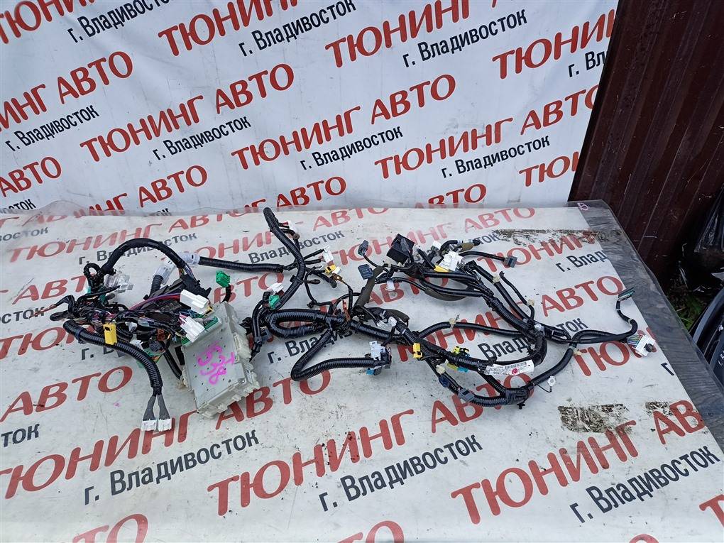 Коса под торпеду Honda Vezel RU4 LEB 2014 32117-t7b-j305 1538 32117-t7b-j305