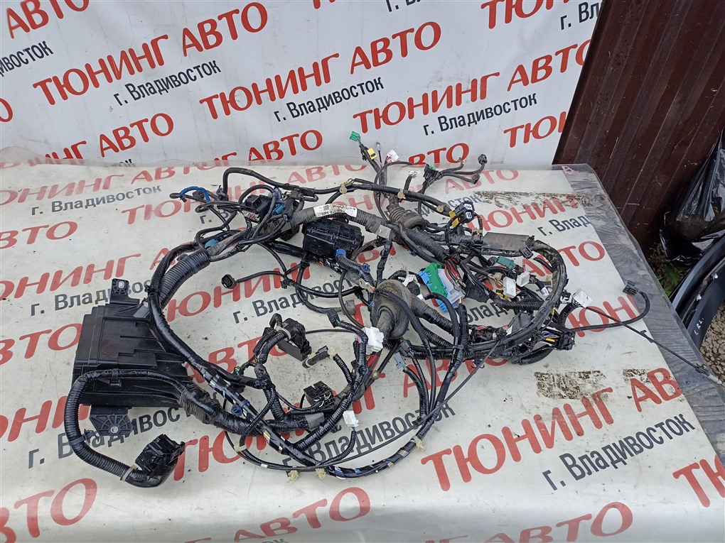 Коса под капот Honda Vezel RU4 LEB 2014 32120-t7b-9405 1538 32120-t7b-9405