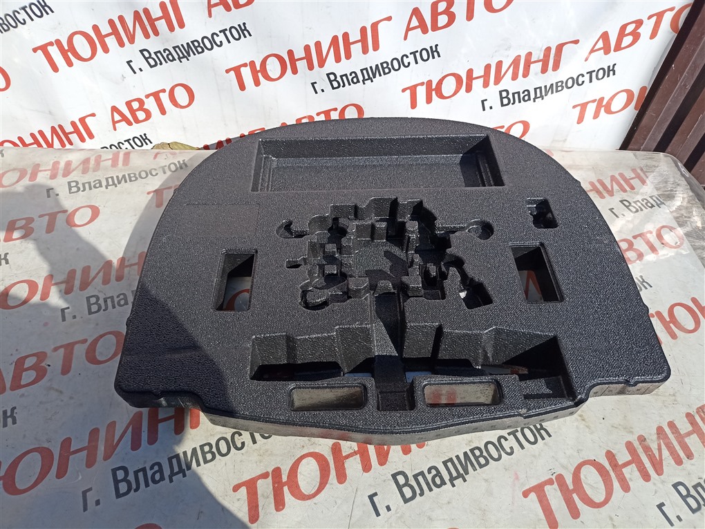 Пол багажника пластик Toyota Camry AXVH70 A25A-FXS 2019 1544 64779-33240