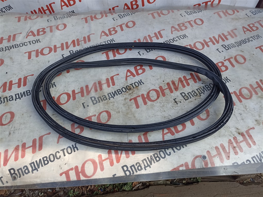 Уплотнительная резинка багажника Toyota Rav4 ACA31W 2AZ-FE 2010 1552