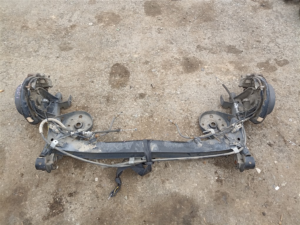 Балка подвески TOYOTA VOXY ZRR80W 3ZR-FAE 2014 задняя 1561 (б/у)