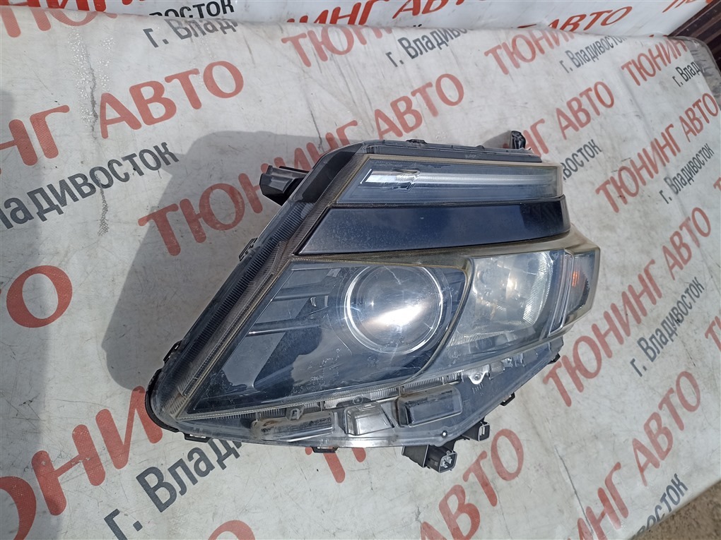 Фара TOYOTA VOXY ZRR80W 3ZR-FAE 2014 левая 28229 1561 28229 (б/у)