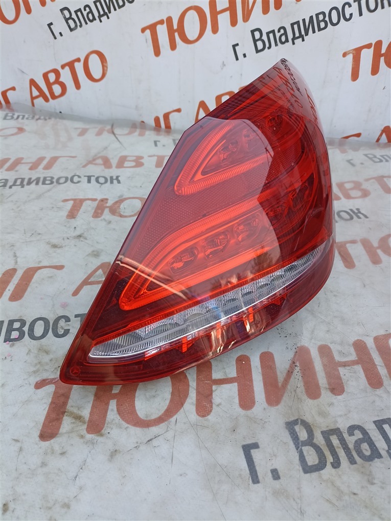 Стоп-сигнал Mercedes-Benz C-Class W205 M274DE20AL 2015 правый a2059061457 1567