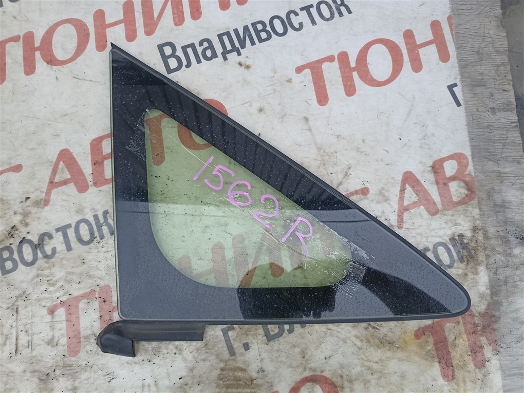 Форточка кузова Honda Shuttle GP7 LEB 2016 передняя правая 1562