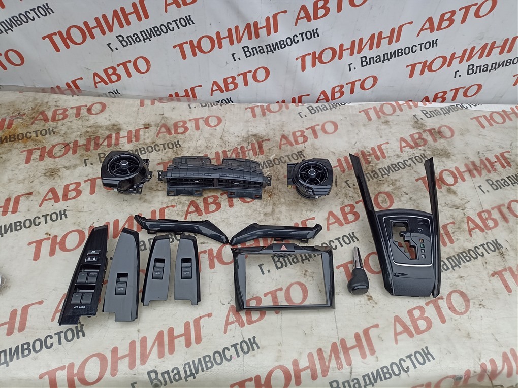 Пластик салона Toyota Corolla Fielder NKE165 1NZ-FXE 2016 1565