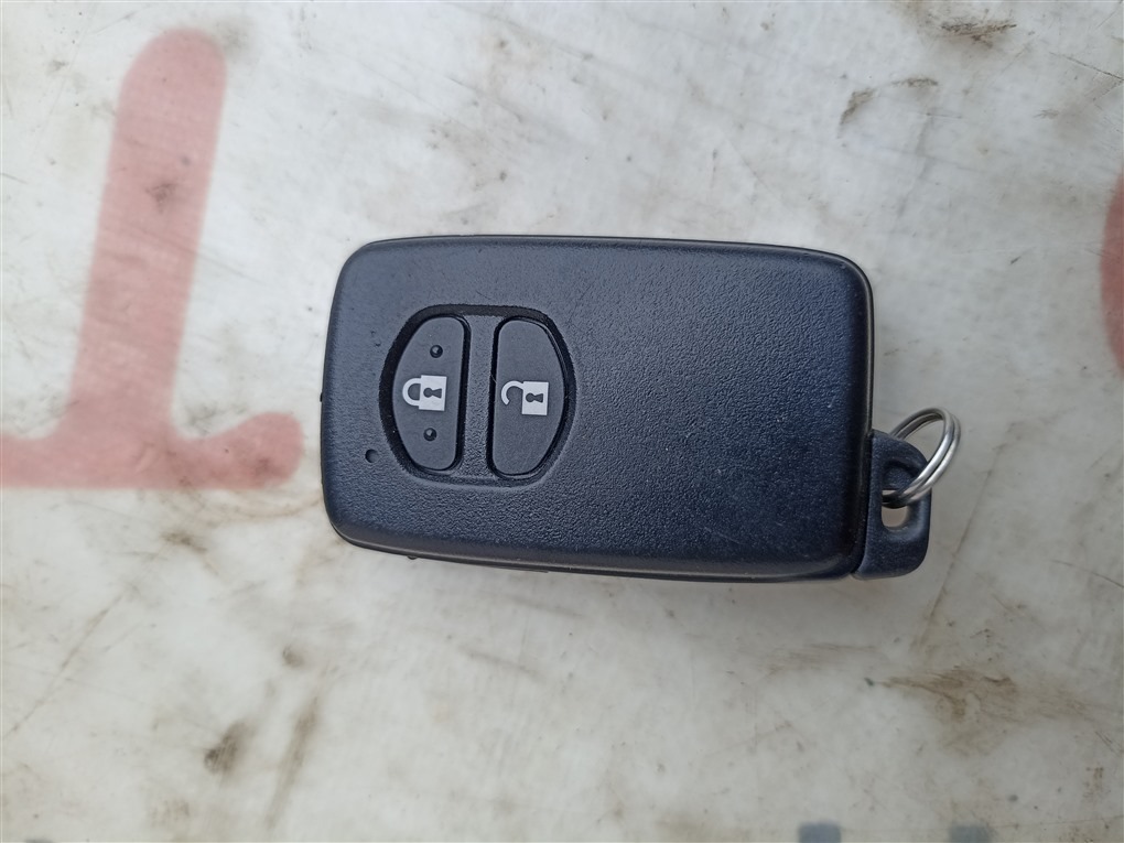 Ключ зажигания TOYOTA COROLLA FIELDER NKE165 1NZ-FXE 2016 1565 (б/у)