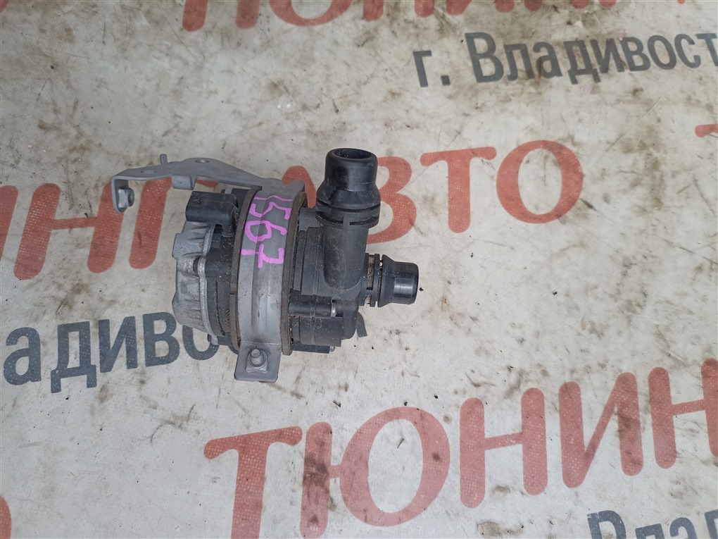 Помпа MERCEDES-BENZ C-Class W205 M274DE20AL 2015 a0005002686 1567 a0005002686 (б/у)