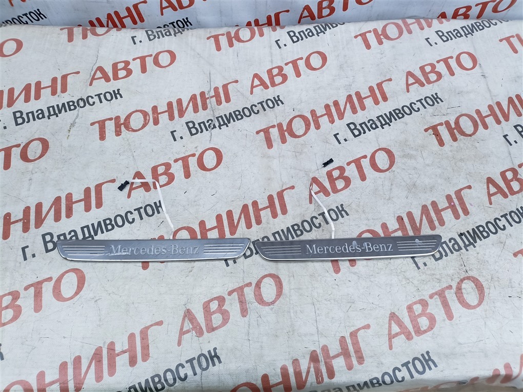 Накладка на порог MERCEDES-BENZ C-Class W205 M274DE20AL 2015 передняя a2056806903 1567 a2056806903 (б/у)