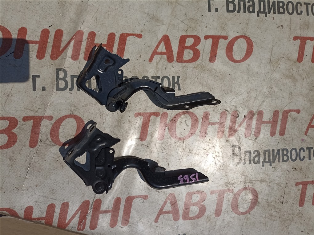 Петля капота LEXUS NX200t AGZ15 8AR-FTS 2015 правая черный 217 1563 (б/у)