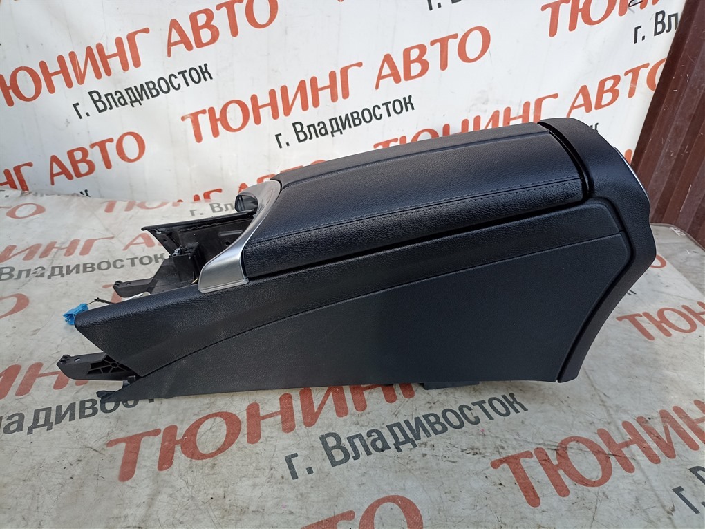 Подлокотник MERCEDES-BENZ C-Class W205 M274DE20AL 2015 1567 (б/у)