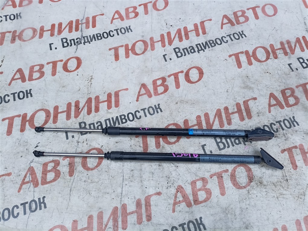 Амортизатор багажника TOYOTA VOXY ZRR80W 3ZR-FAE 2014 1561 (б/у)