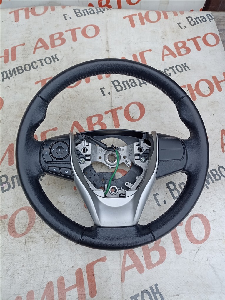Руль TOYOTA VOXY ZRR80W 3ZR-FAE 2014 1561 (б/у)