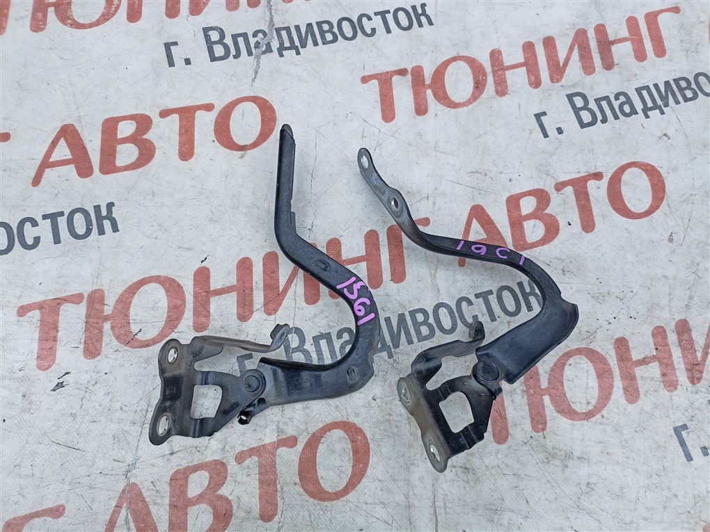 Петля капота TOYOTA VOXY ZRR80W 3ZR-FAE 2014 правая черный 202 1561 (б/у)