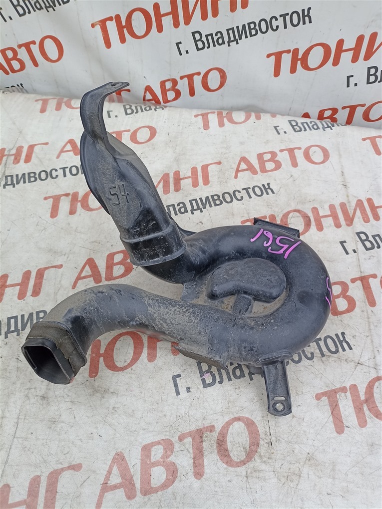 Воздухозаборник TOYOTA VOXY ZRR80W 3ZR-FAE 2014 1561 (б/у)