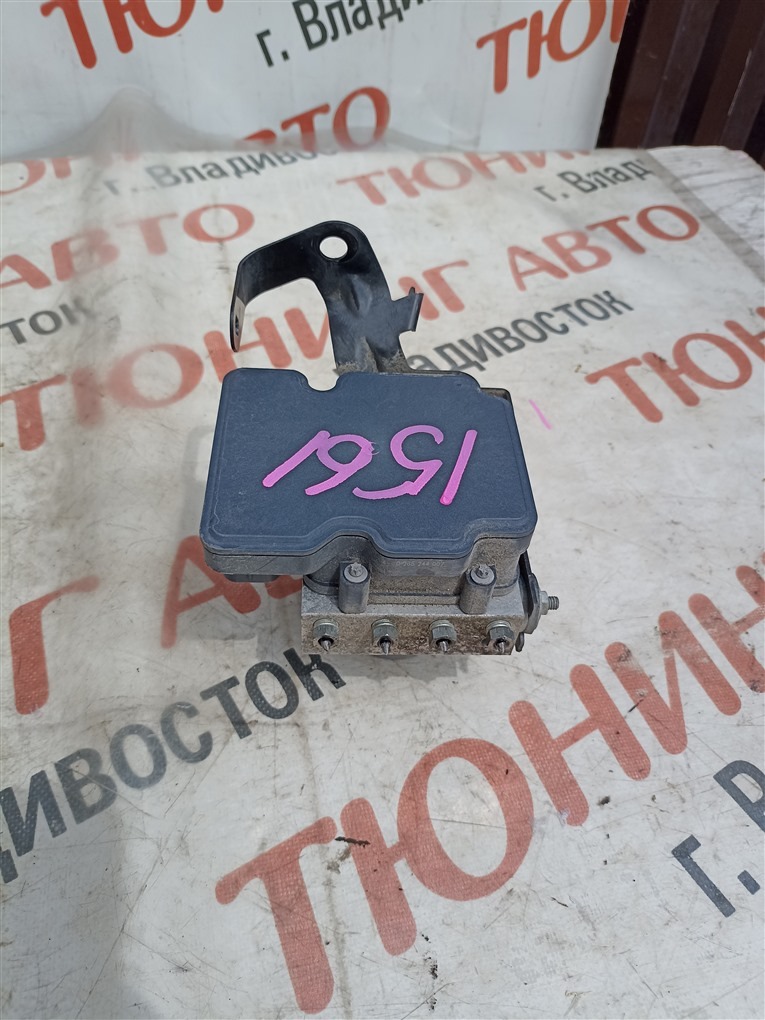 Блок abs TOYOTA VOXY ZRR80W 3ZR-FAE 2014 1561 (б/у)