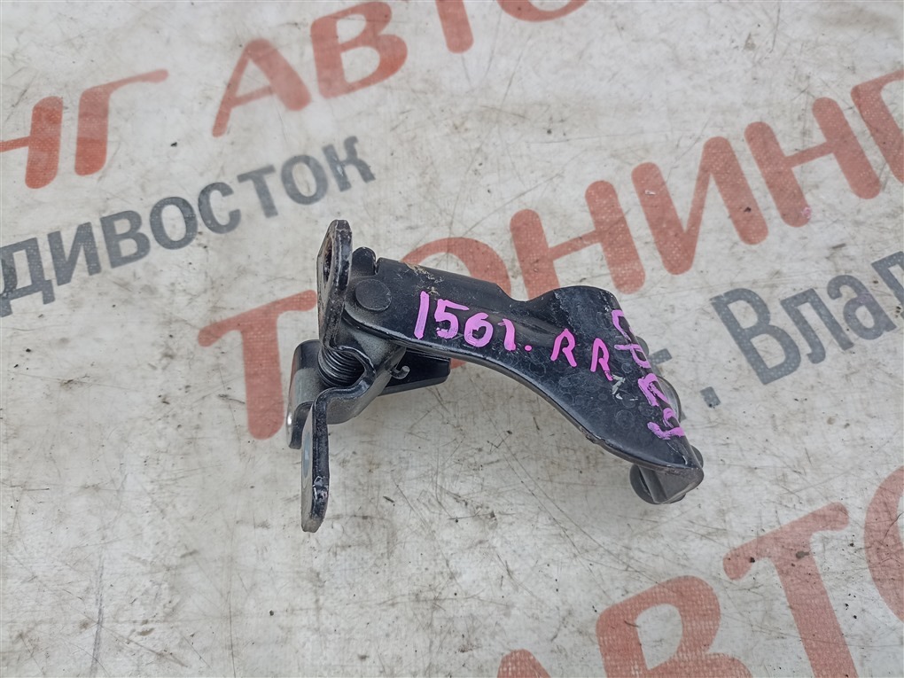 Ролик дверной TOYOTA VOXY ZRR80W 3ZR-FAE 2014 задний правый 1561 (б/у)