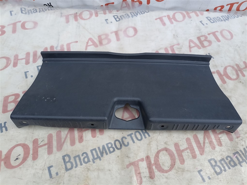 Накладка замка багажника HONDA INSPIRE UA5 J32A 2002 1177 (б/у)