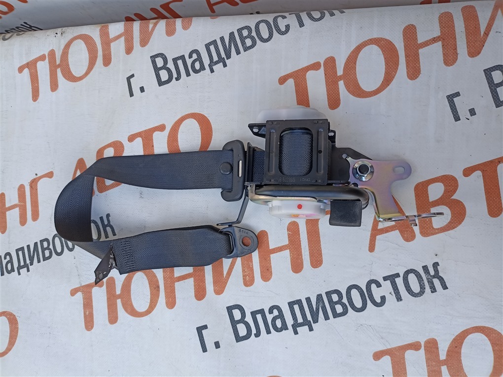 Ремень безопасности TOYOTA C-HR NGX50 8NR-FTS 2022 задний правый 1529 (б/у)