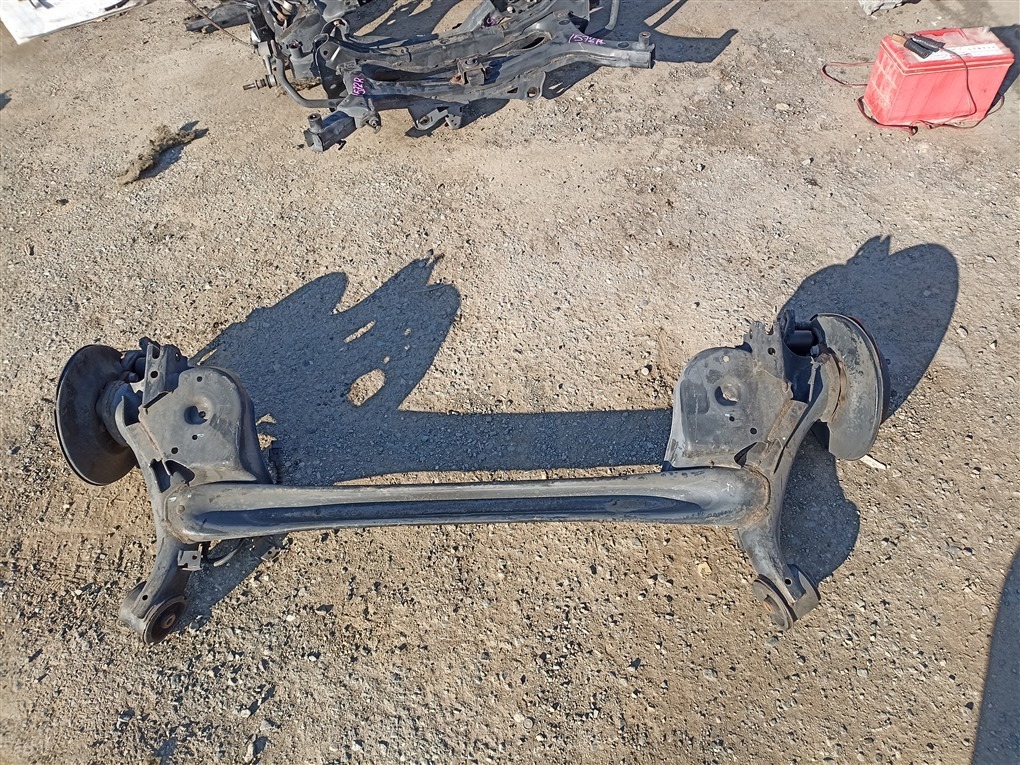 Балка подвески HONDA VEZEL RU3 LEB 2014 задняя 1571 (б/у)