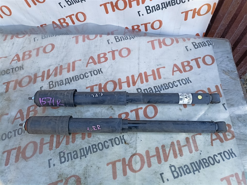 Амортизатор HONDA VEZEL RU3 LEB 2014 задний правый 1571 (б/у)