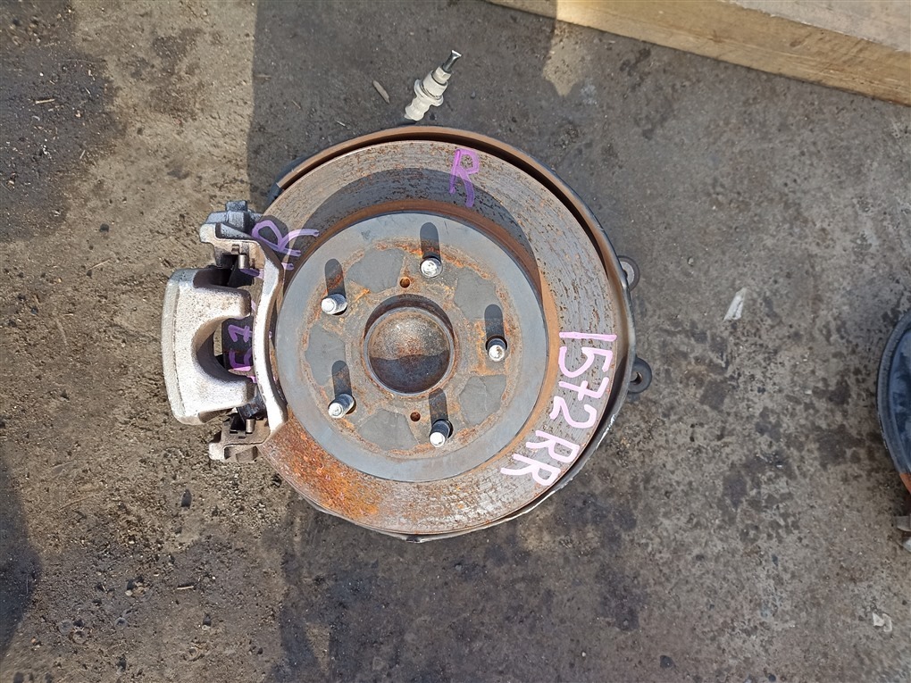 Ступица TOYOTA C-HR ZYX10 2ZR-FXE 2018 задняя правая 1572 (б/у)