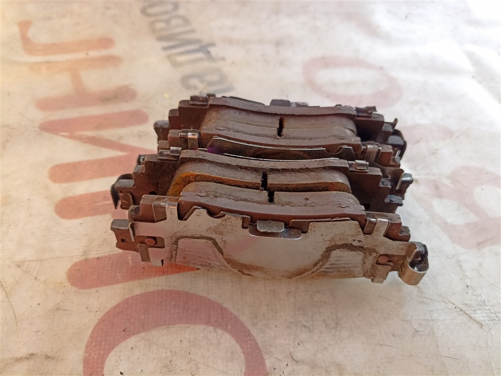 Колодки тормозные TOYOTA C-HR ZYX10 2ZR-FXE 2018 задние 1572 (б/у)