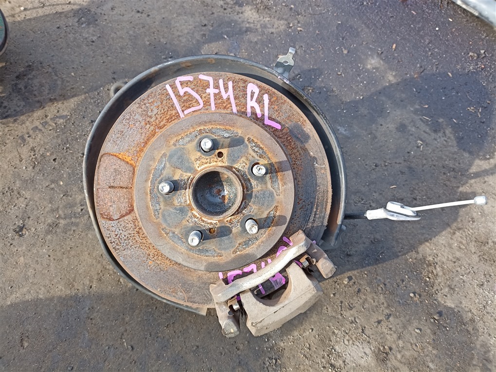 Ступица TOYOTA PRIUS ZVW50 2ZR-FXE 2017 задняя левая 1574 (б/у)