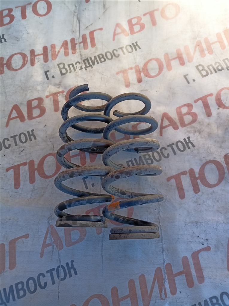 Пружина TOYOTA HARRIER AVU65 2AR-FXE 2014 задняя правая 1575 (б/у)