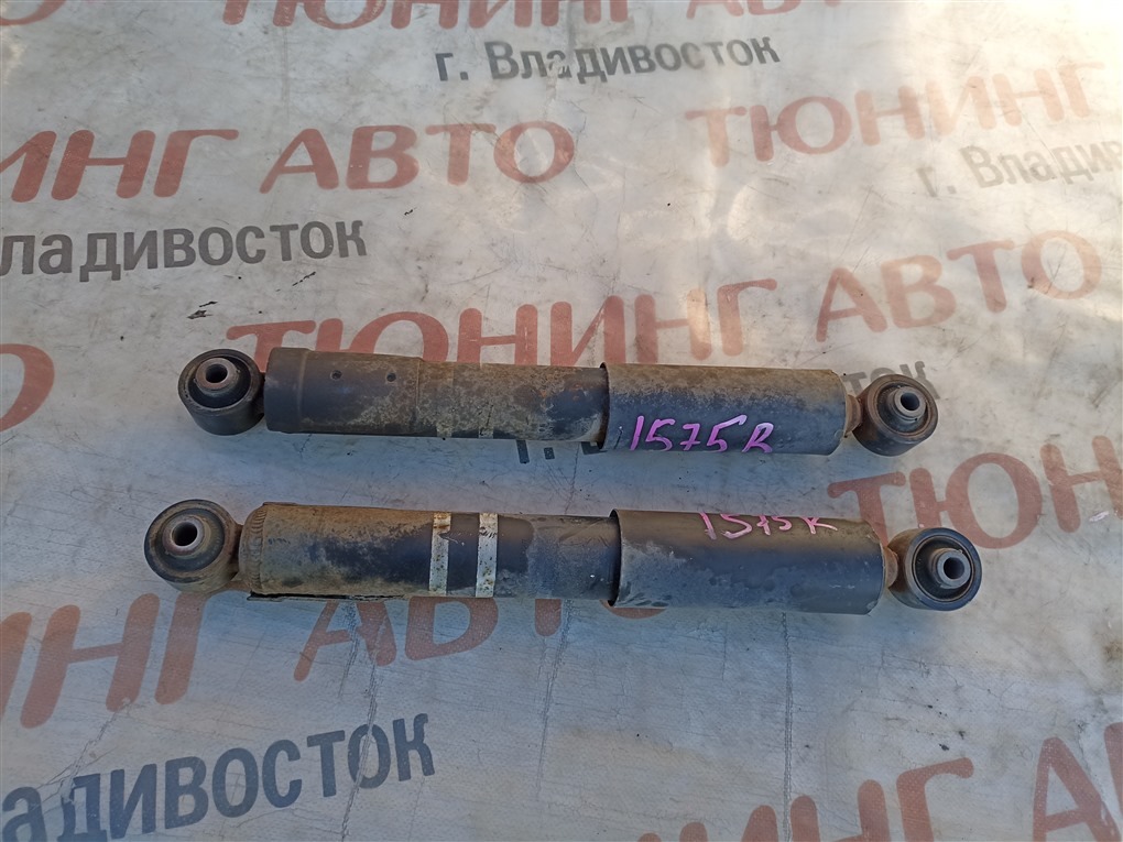 Амортизатор TOYOTA HARRIER AVU65 2AR-FXE 2014 задний правый 1575 (б/у)