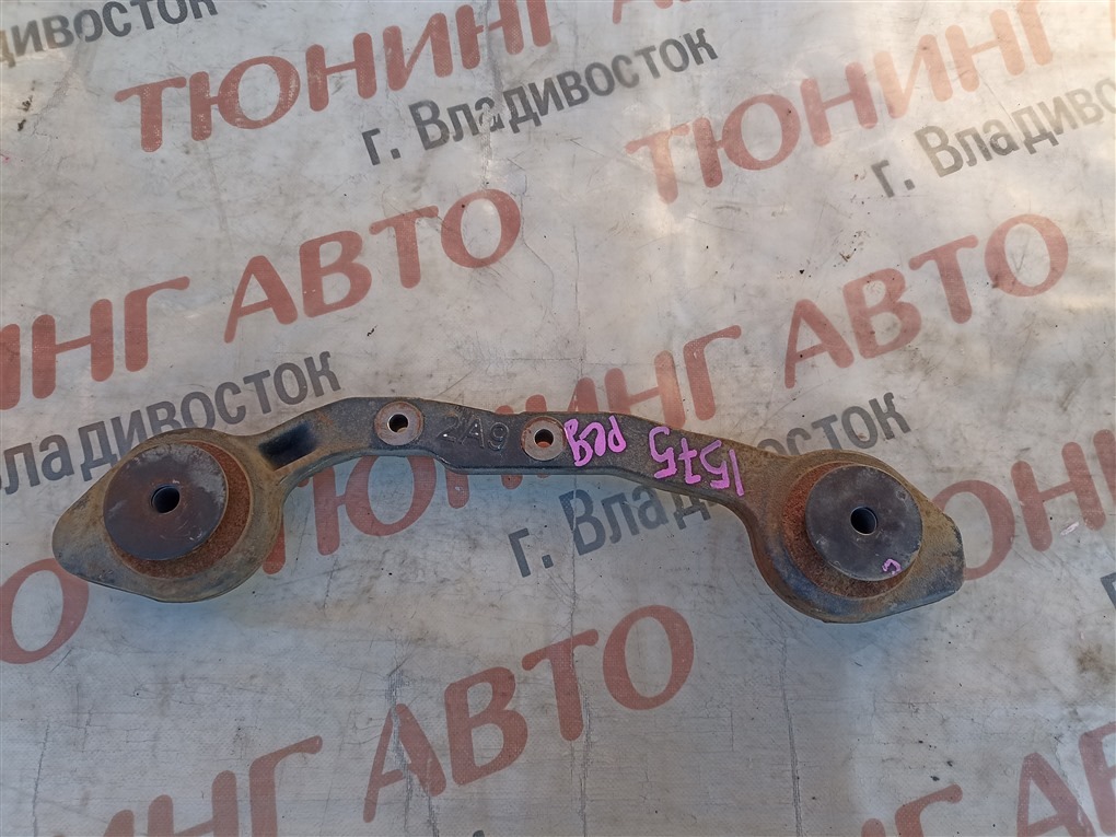 Подушка редуктора TOYOTA HARRIER AVU65 2AR-FXE 2014 1575 (б/у)