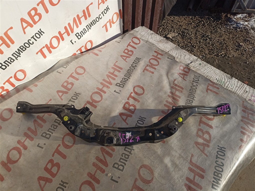 Накладка на телевизор TOYOTA C-HR ZYX10 2ZR-FXE 2018 1572 (б/у)