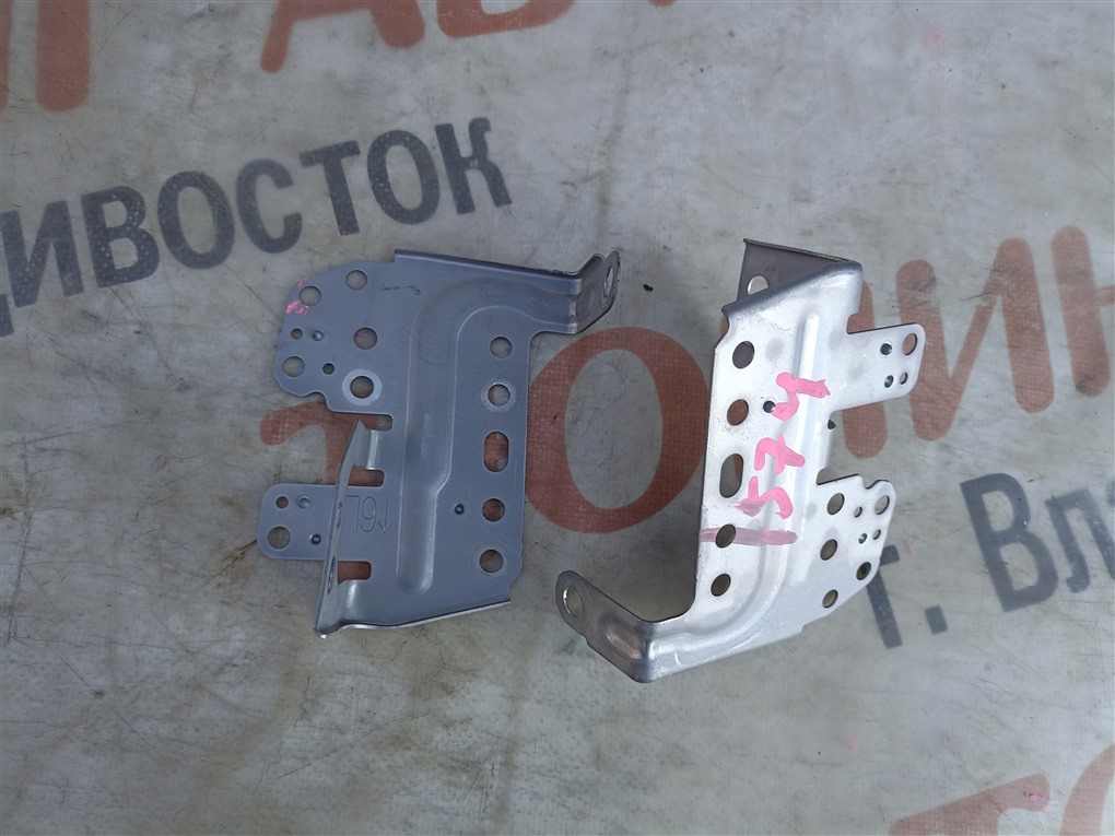 Крепление магнитофона TOYOTA PRIUS ZVW50 2ZR-FXE 2017 1574 (б/у)