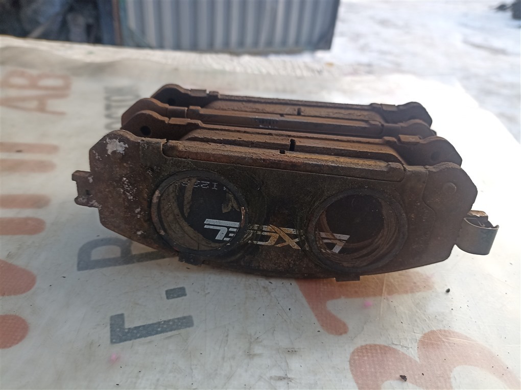 Колодки тормозные LEXUS RX200T AGL25 8AR-FTS 2015 передние 1577 (б/у)