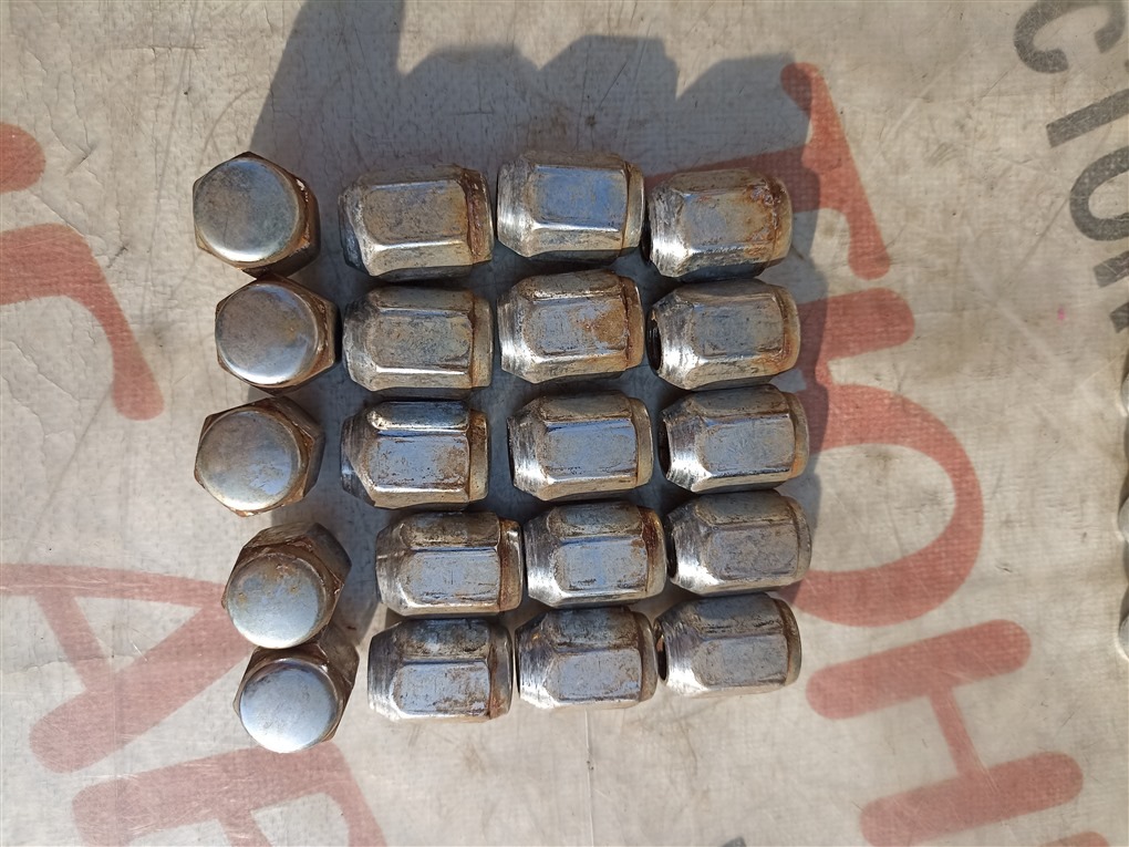 Гайка на колесо LEXUS RX200T AGL25 8AR-FTS 2015 1577 (б/у)